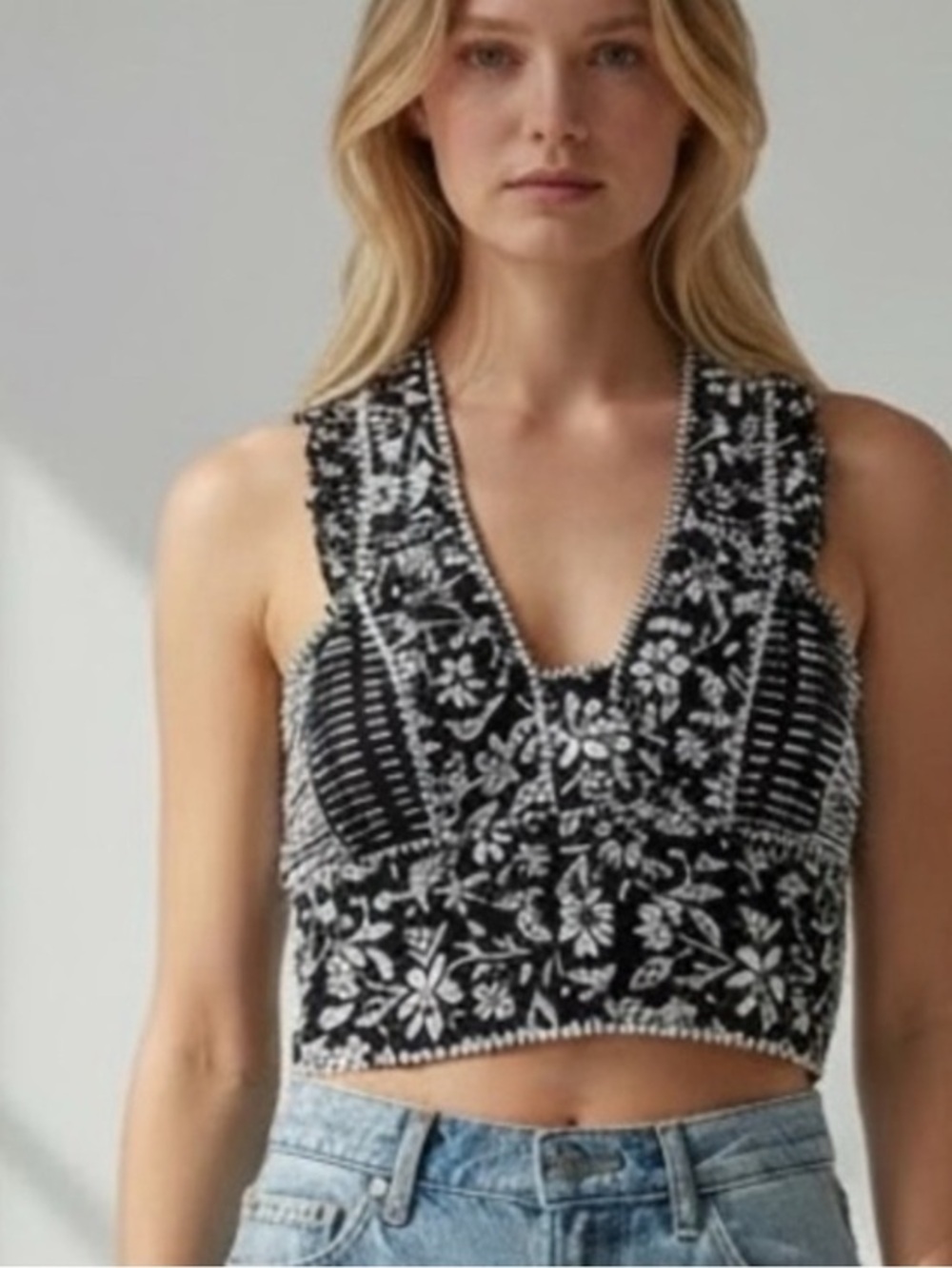 Chelsea & Violet Cotton Black and White Floral Cropped Top